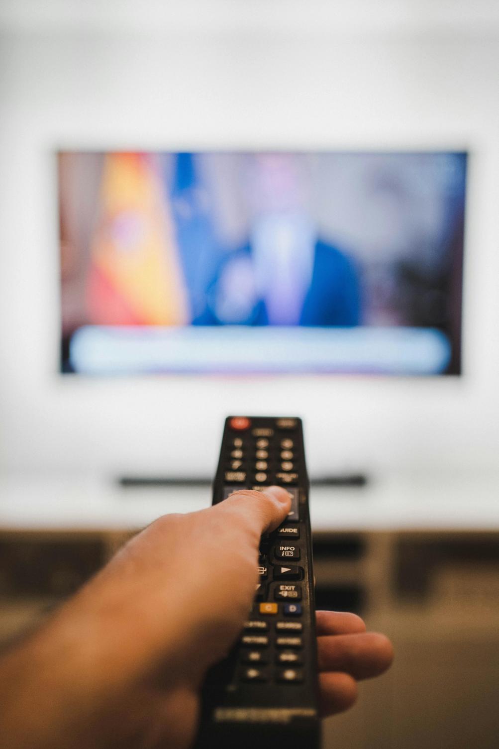 كيفية برمجة جهاز التحكم عن بعد Xfinity للتلفزيون الخاص بي