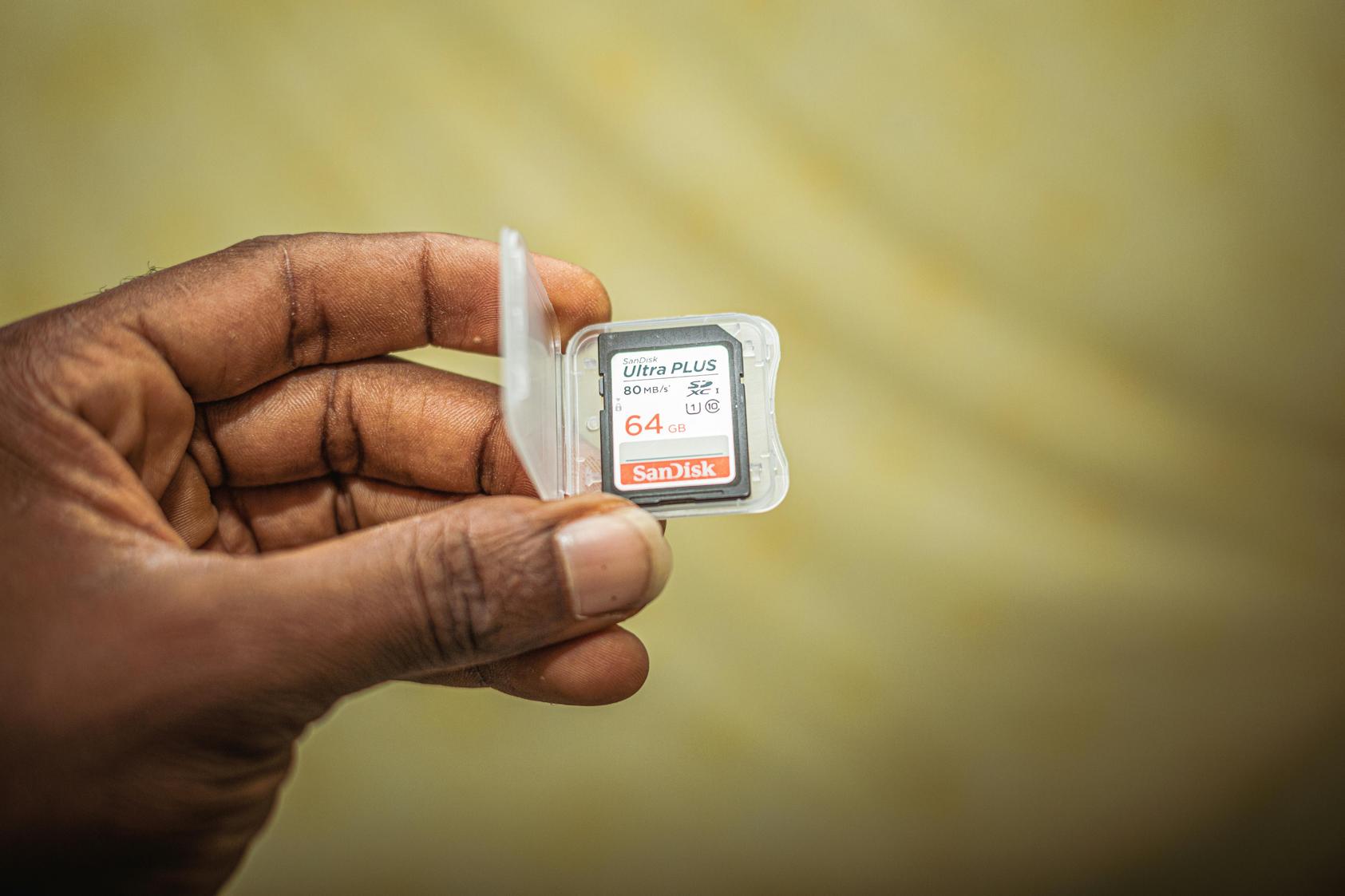 SIM Card vs SD Card: Differenze Chiave e Usi