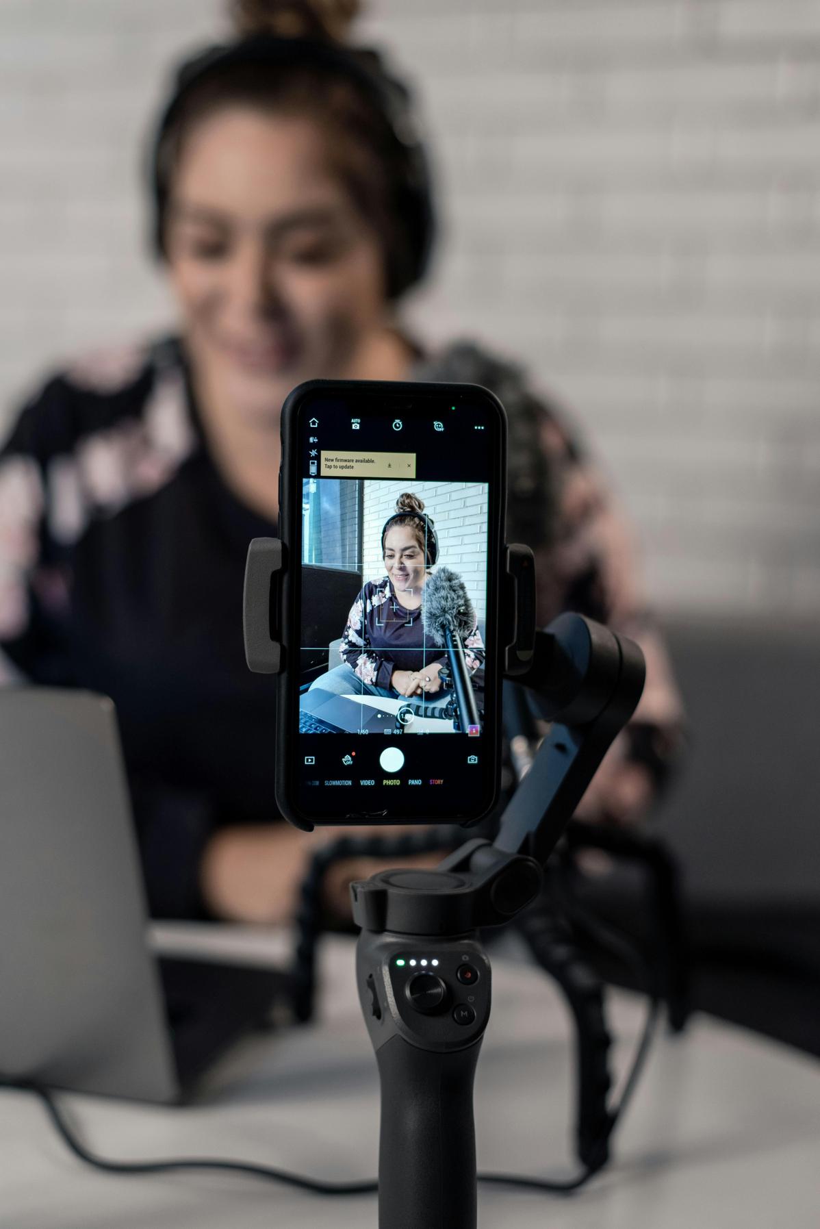 كيفية توصيل DJI Mic بجهاز iPhone