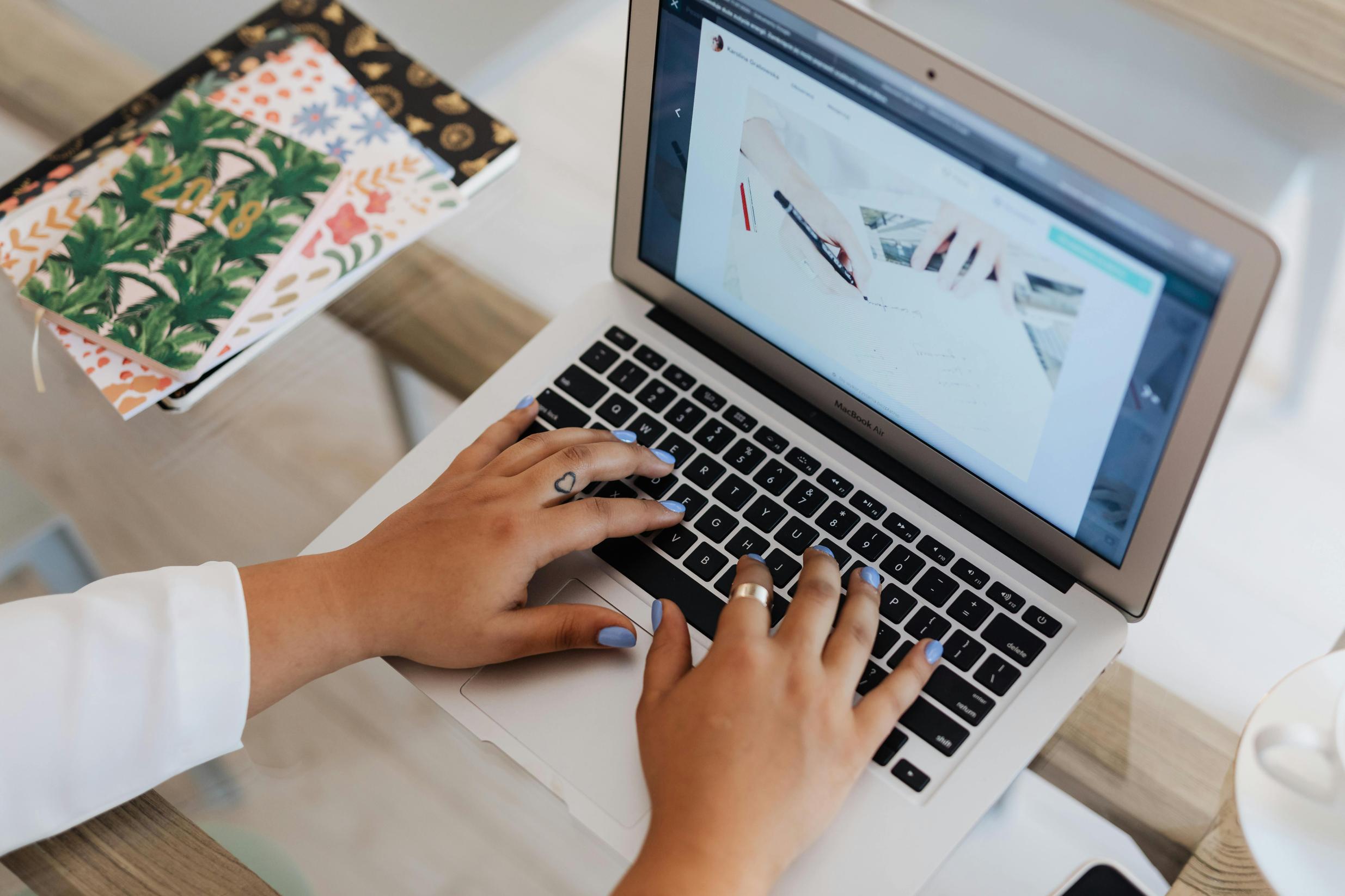 Comment redémarrer un MacBook Air avec le clavier